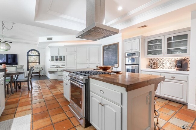 Building Photo - 3208 S Palomino Way