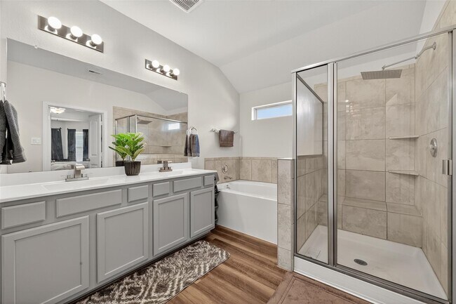 Building Photo - 15950 Boom Dr