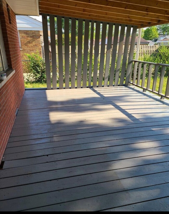 Building Photo - 2800 S 10th Ave