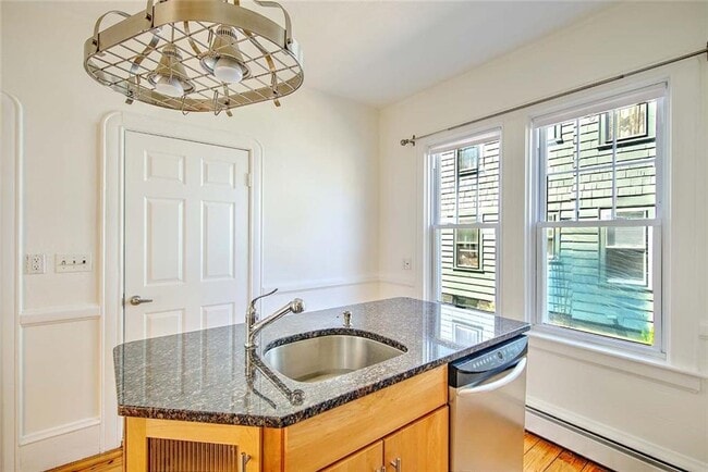 Building Photo - 91 4th St