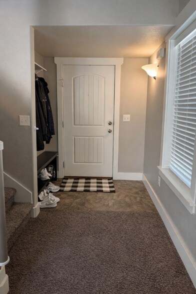 Building Photo - 336 W 200 S