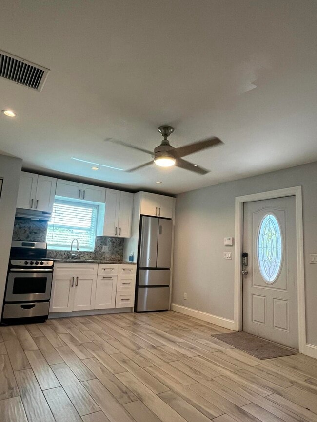 Building Photo - 108 Arthur Ct