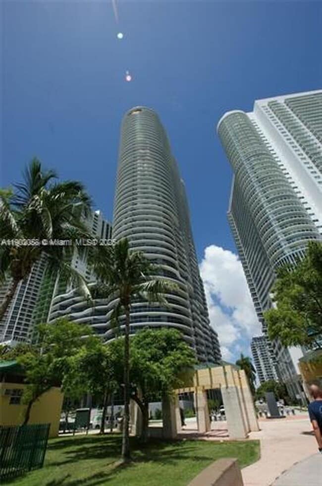 Building Photo - 488 NE 18th St