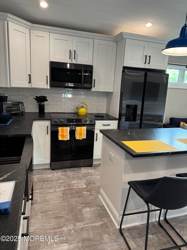 Primary Photo - 1209 Langford St