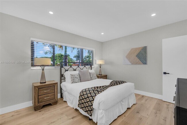 Building Photo - 1204 NE 7th St