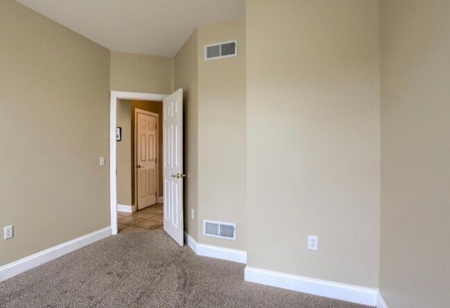 Building Photo - Luxury 5-Bedroom Home for Rent – $4,500/Month + Utilities