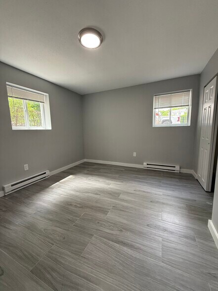 Building Photo - 565 Hyde Park Ave