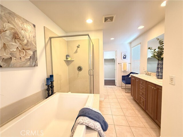 Building Photo - 81 Keepsake