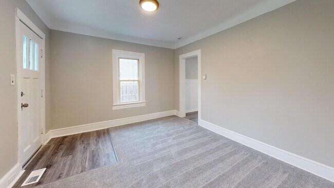 Building Photo - Renovated 3 bedroom home near the Airport