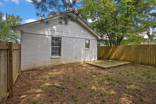 Building Photo - Adorable 3 bed 2 bath Townhome