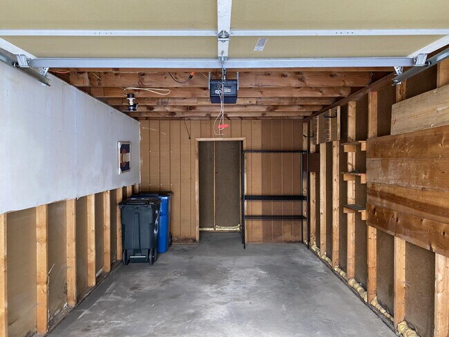 Building Photo - "Charming 2-Bed Townhouse Retreat in Denver – Spacious 1,240 Sq Ft with 1.5 Baths!"