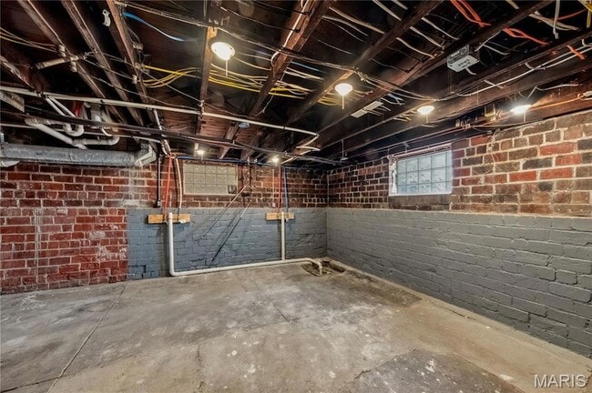 Building Photo - 4643 Evans Ave
