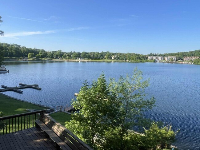 Building Photo - 10 Hillside Rd