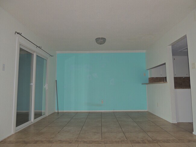 Building Photo - 1461 Moore Ave