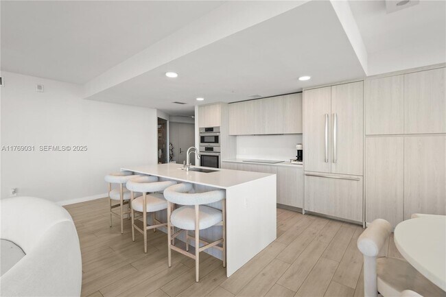 Building Photo - 488 NE 18th St