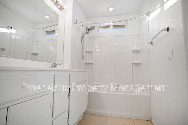 Building Photo - 1459 Claude Ln