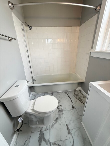 Building Photo - 1415 Leigh St