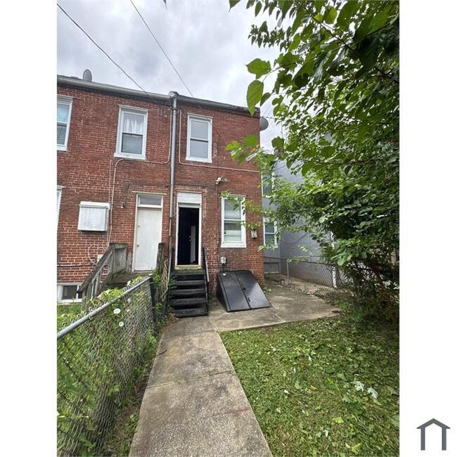 Building Photo - 2 Bedroom PLUS Den