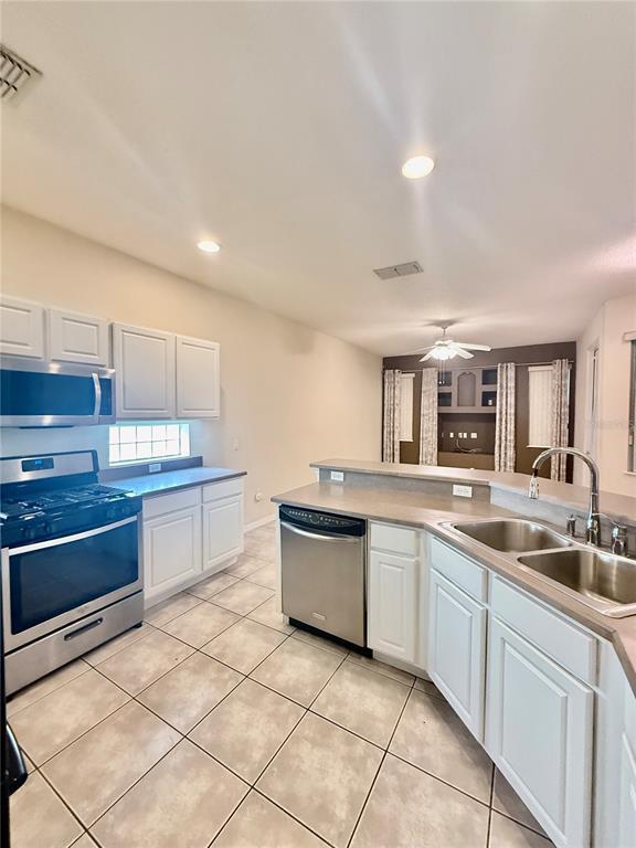 Building Photo - 1047 Lascala Dr
