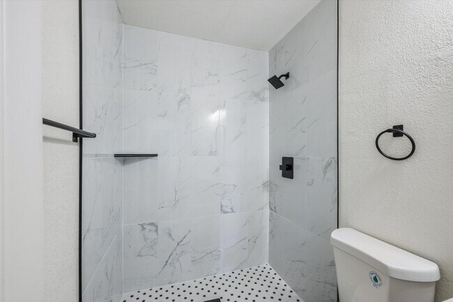 Building Photo - Remodeled house