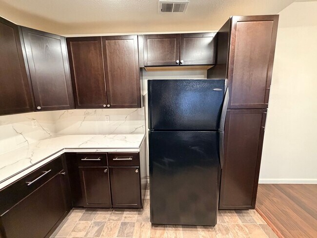 Building Photo - 5704 Golden Eagle Dr