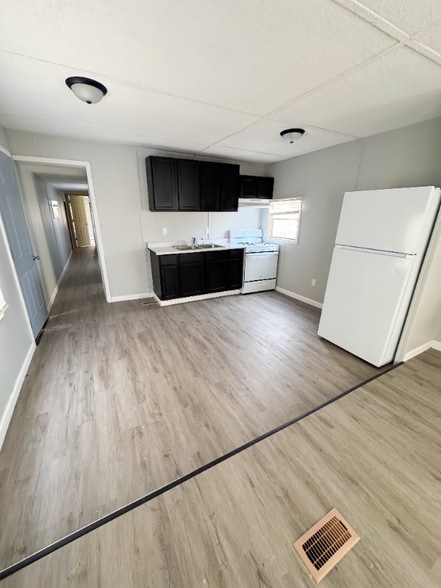 Building Photo - 200 N 28th St