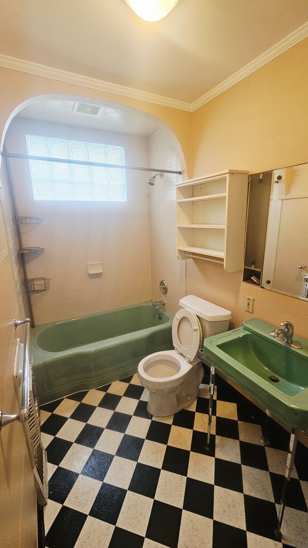 Building Photo - 461/501 Walnut Street