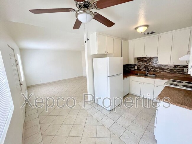 Building Photo - 555 E Cottonwood Rd