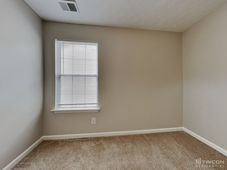Building Photo - 1505 Dickens Pl NW