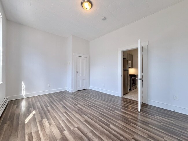 Building Photo - 592 Palisade Ave