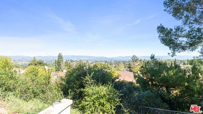 Building Photo - 21727 Planewood Dr