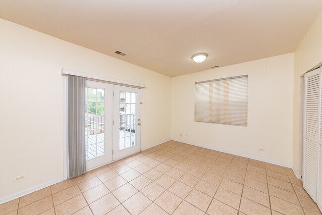 Building Photo - 1509 N Talman Ave