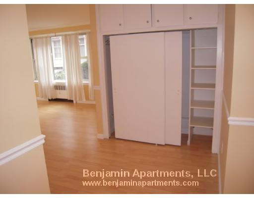 Building Photo - 145 Pinckney St