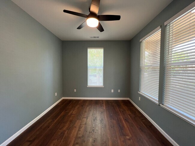 Building Photo - Completely Remodeled home in desirable Mou...