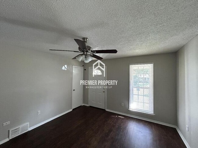 Building Photo - 10554 French Fort Dr