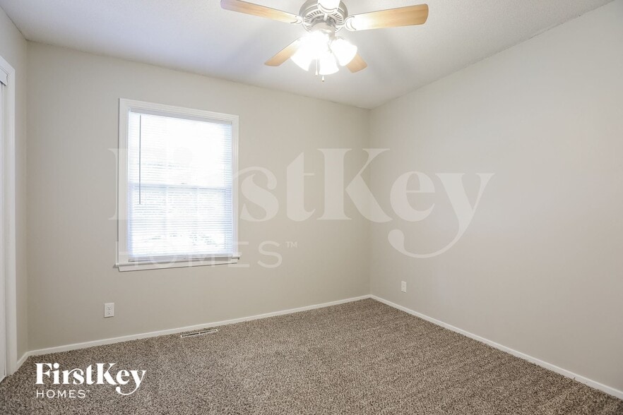 Building Photo - 11806 E 62nd Terrace