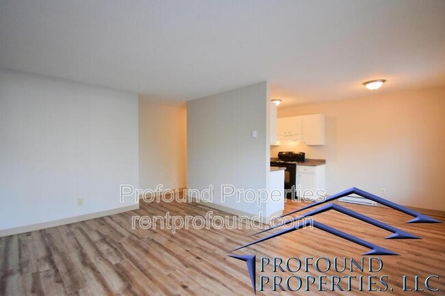 Building Photo - 706 NE 99th Ave