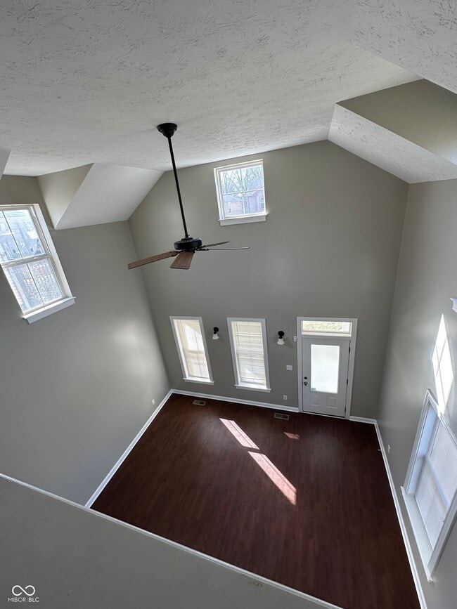 Building Photo - 549 N Belmont Ave