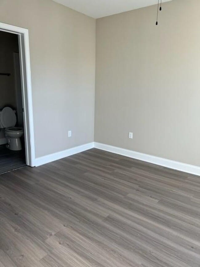 Building Photo - Asheville Rental