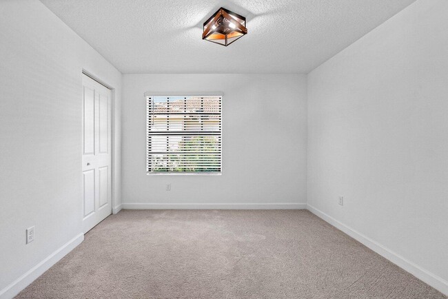 Building Photo - 6001 Woods Edge Cir