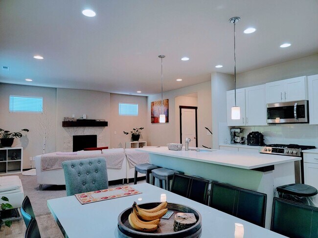 Building Photo - Available in May - 3bed home at The Reserve – Close to ferries, shopping and dining!