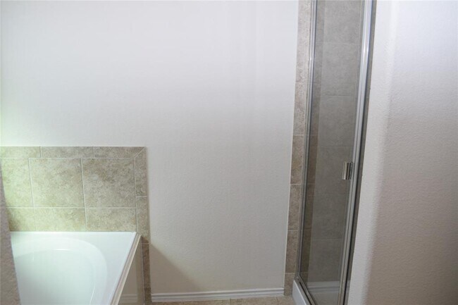 Building Photo - 2021 Pitkin Dr
