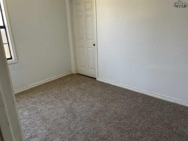 Building Photo - 1615 Oceola Ave