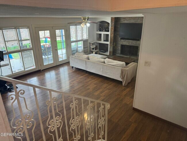 Building Photo - 6417 Pino Real Dr