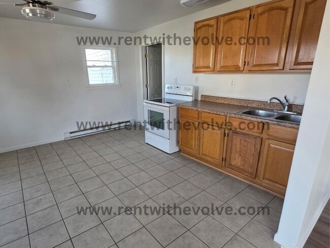 Building Photo - 612 E Washington St