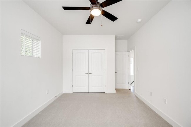 Building Photo - 3014 E 14th 1/2 St