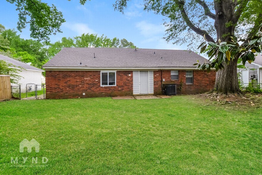 Building Photo - 3403 Brockcrest Cove