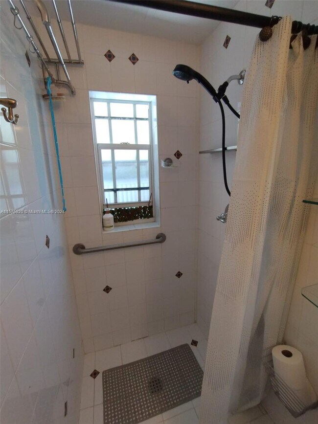 Building Photo - 3600 S Le Jeune Rd