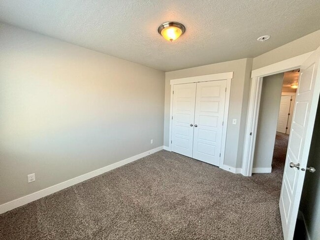 Building Photo - 683 S 1803 W