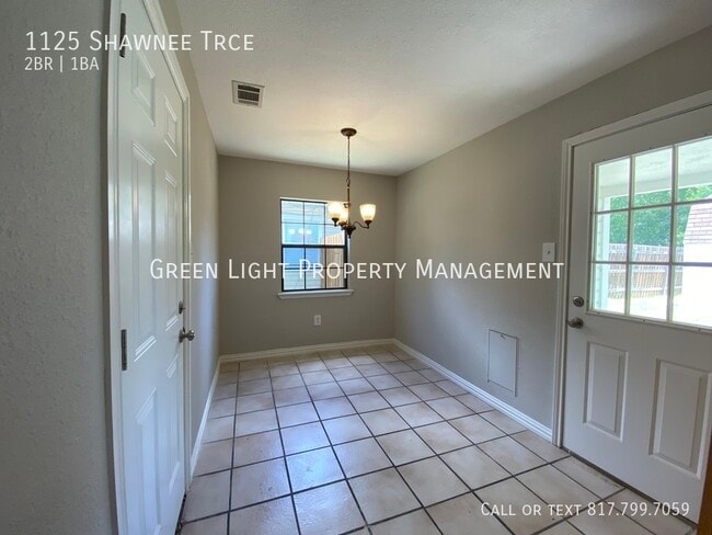 Building Photo - 1125 Shawnee Trce